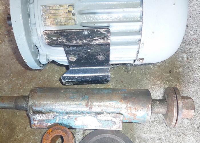 Grajewo ogłoszenia: Sprzedam silnik elektryczny z wałkiem do krajzegi , mogę rónież...
