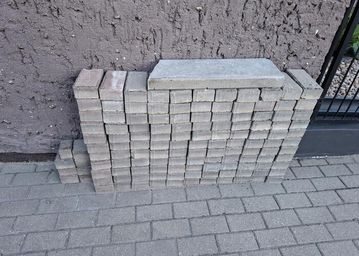 Grajewo ogłoszenia: Witam, sprzedam kostkę 2,42m2 o wymiarach 20x10x6. Proszę o...
