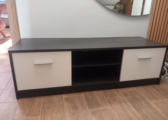 Grajewo ogłoszenia: Sprzedam szafkę.
Długość 138.5cm.
Szerokość  46 cm.
Stan bdb.